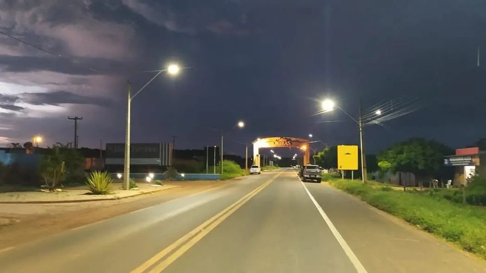Zé Raimundo entrega trecho da iluminação de LED na BR 230