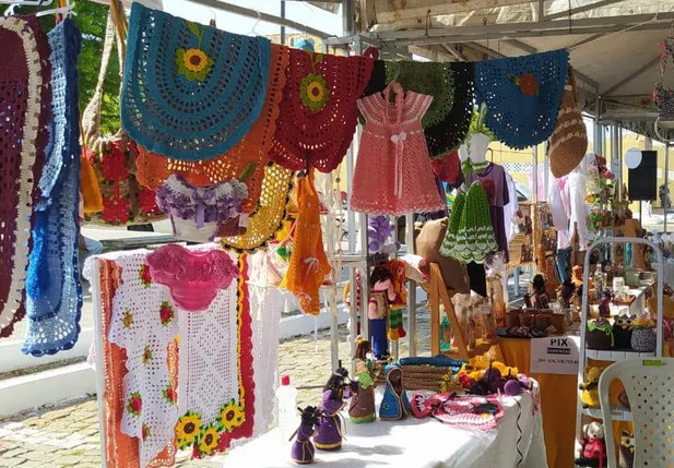 A feira envolveu mais de 20 artesãos e gerou mais de R$ 14 mil em vendas