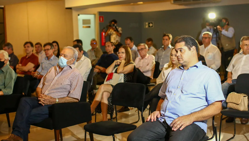 A reunião ocorreu na CDL