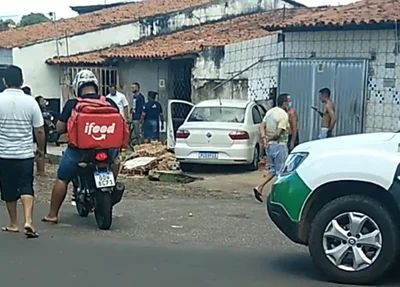 Acidente envolvendo carro que invadiu residência no Promorar