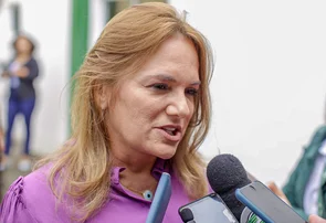 Deputada Ana Paula diz que pré-candidatura de Daniel Carvalho à Câmara Federal ainda não está definida