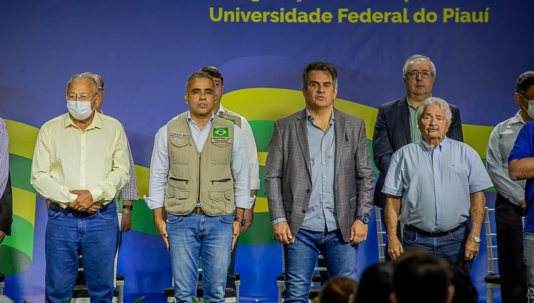 Autoridades em soleninade