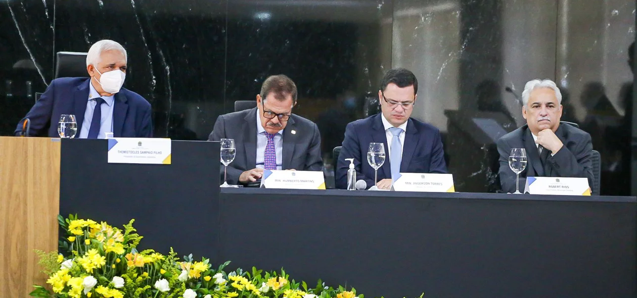 Autoridades presentes