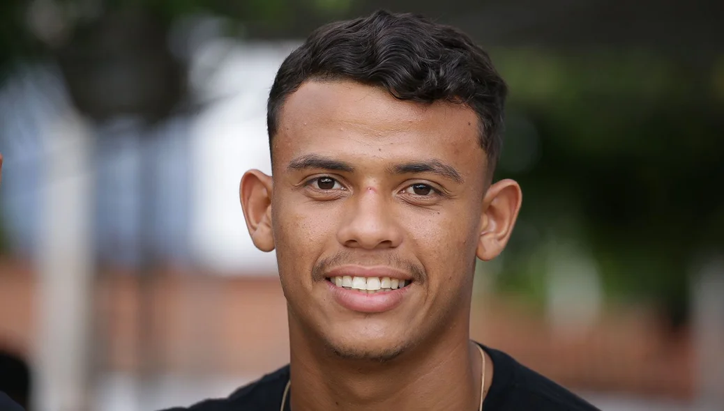Biel, Atleta profissional de futevôlei