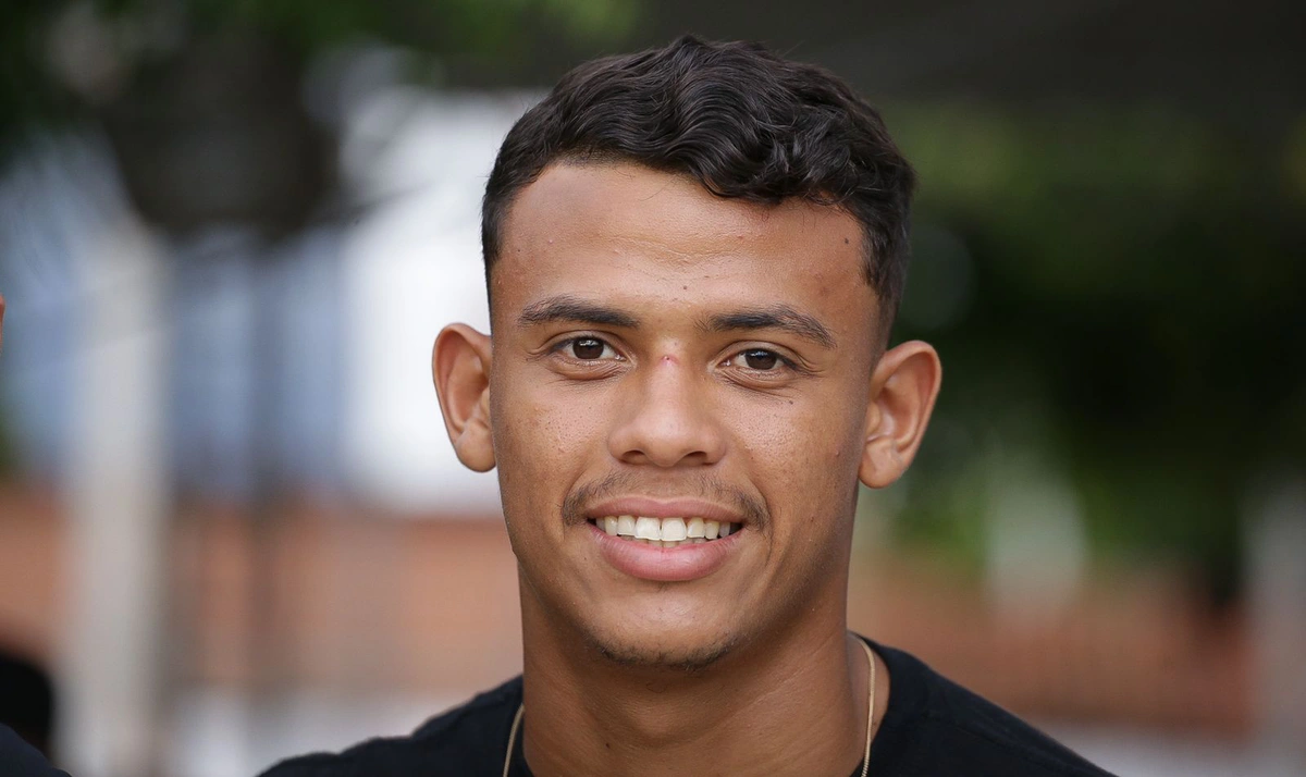 Biel, Atleta profissional de futevôlei