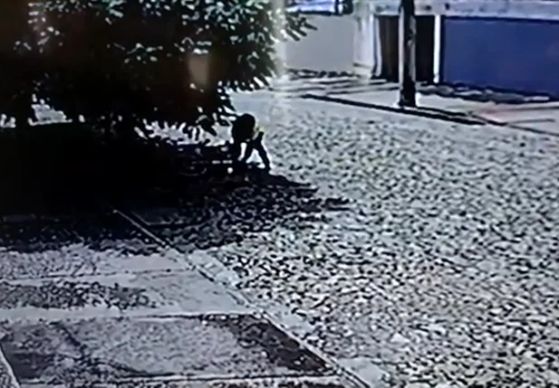 Câmera registra momento em que sargento da PM é baleado no São Cristóvão