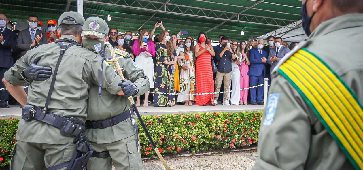 Coronel Lindomar Castilho passa comando da PM-PI para Coronel Scheiwann Lopes