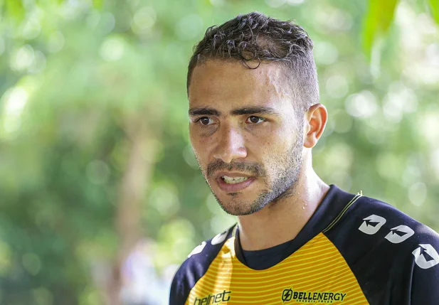 Cris, goleiro do Tubarão
