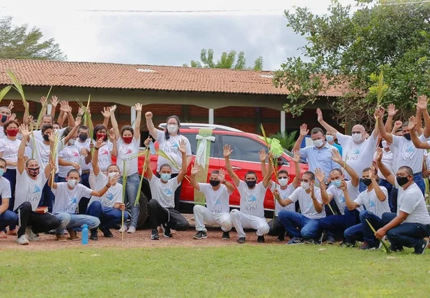 Deputado Fábio Abreu entregou carro para a Fazenda da Paz