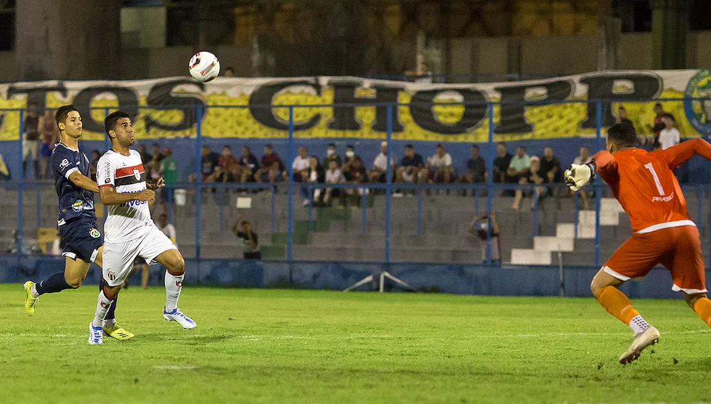 Disputa de bola