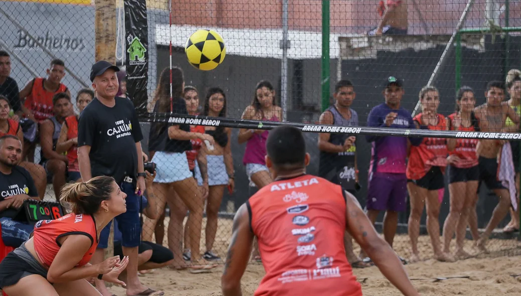Dupla disputando a categoria mista