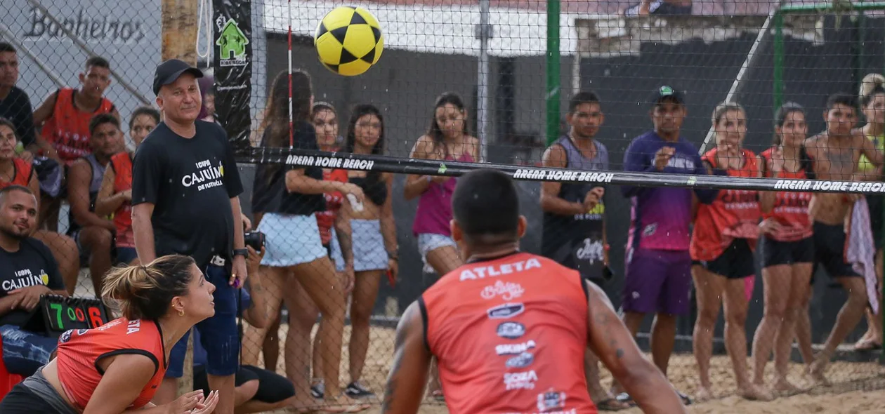 Dupla disputando a categoria mista