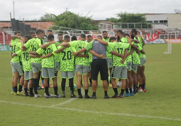 Equipe do 4 de Julho treinou na Arena Ytacoatiara