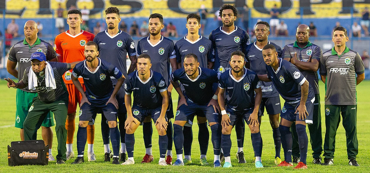 Equipe inicial do Altos na estreia do Brasileirão Série C na temporada 2022
