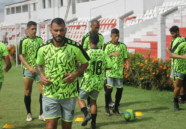 Equipe treinou na Arena Ytacotiara