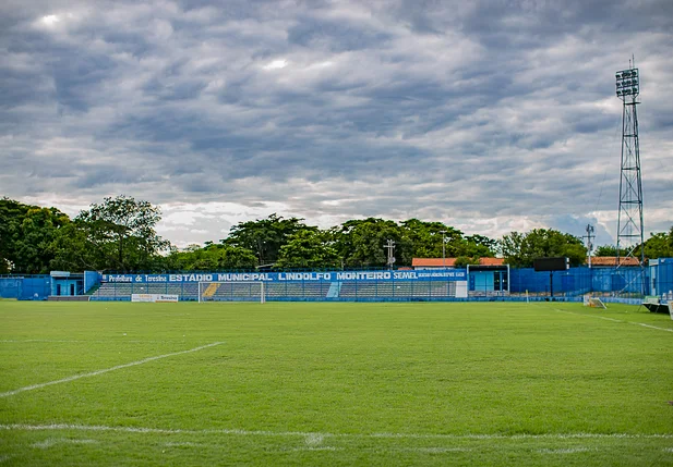 Estádio Municipal Lindolfo Monteiro