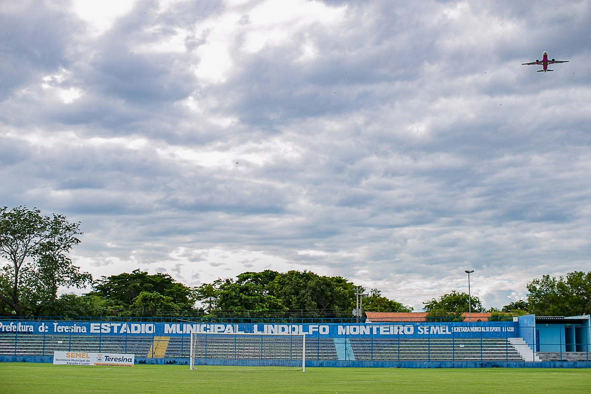 Estádio Municipal Lindolfo Monteiro