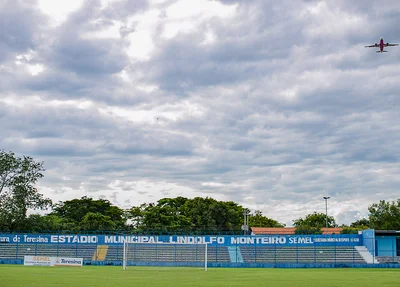 Estádio Municipal Lindolfo Monteiro