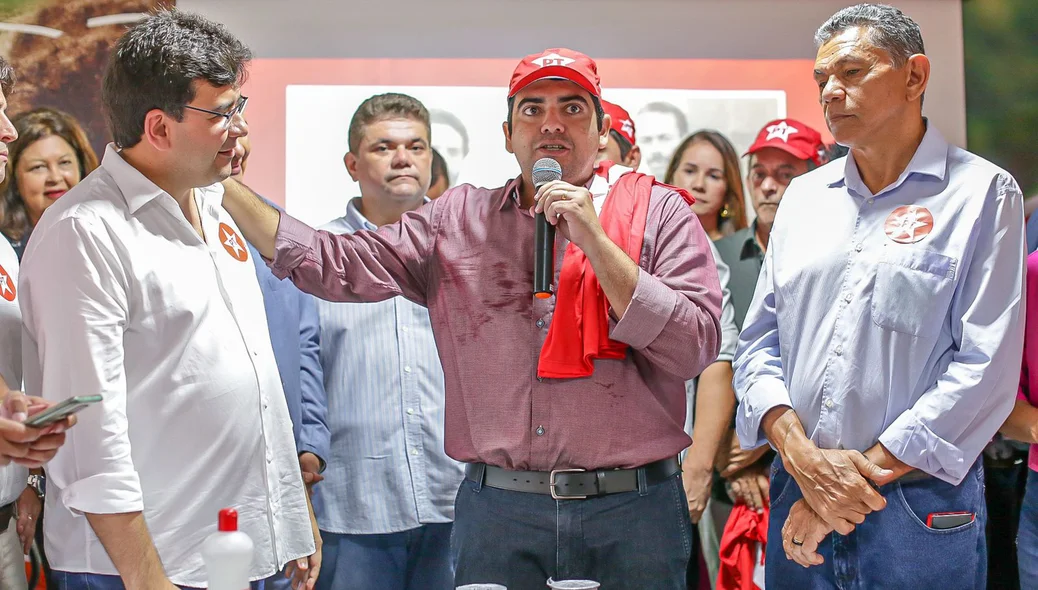 Felipe Ribeiro, Prefeito de Cajuiero da praia durante seu pronunciamento