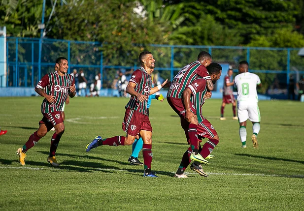 Fluminense verceu a partida