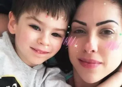 Henry Borel com a mãe Monique Medeiros