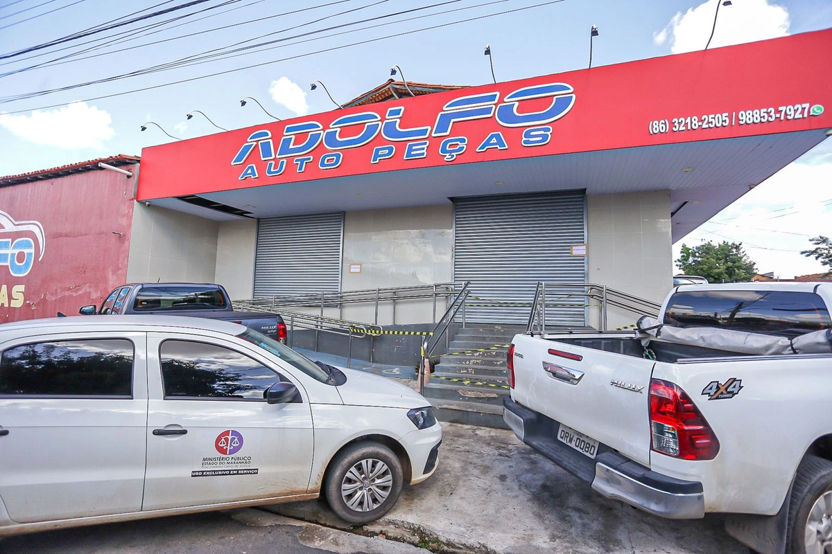 Intedição de lojas do empresário Adolfo Pablo