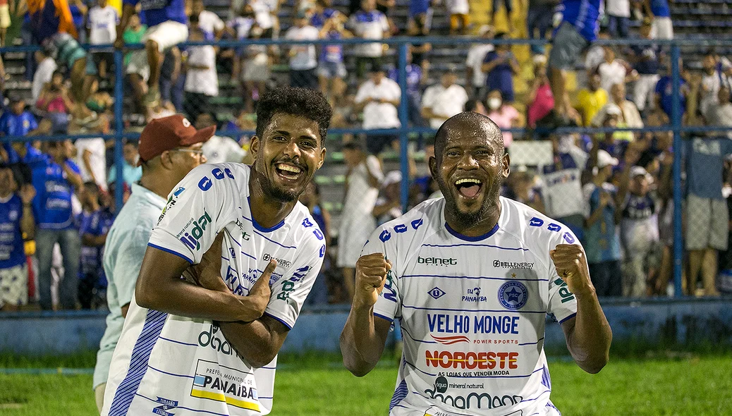 Jogadores do Parnahyba comemorando