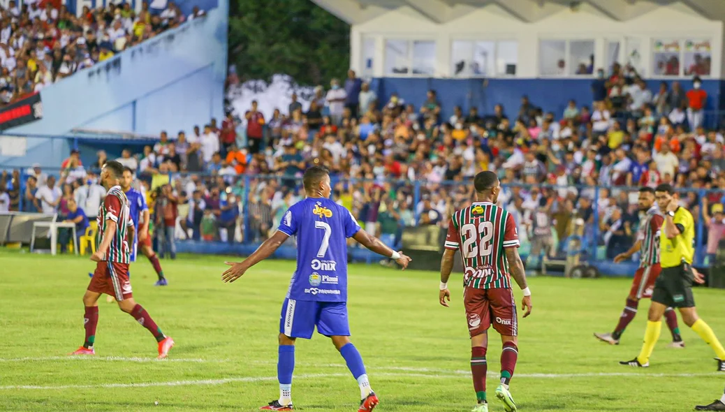 Jogo aconteceu no Lindolfo em Teresina