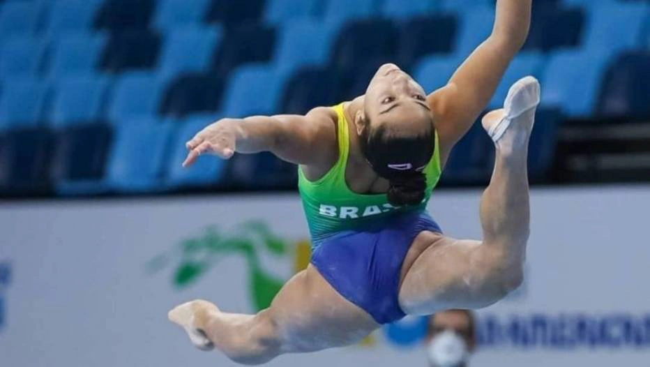 Julia Soares conquista ouro em etapa da Copa do Mundo de Ginástica