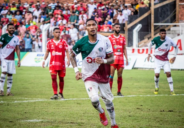 Mário Sérgio marcou o gol do Fluminense