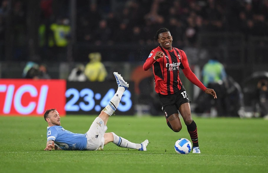 Milan derrota a Lazio de virada