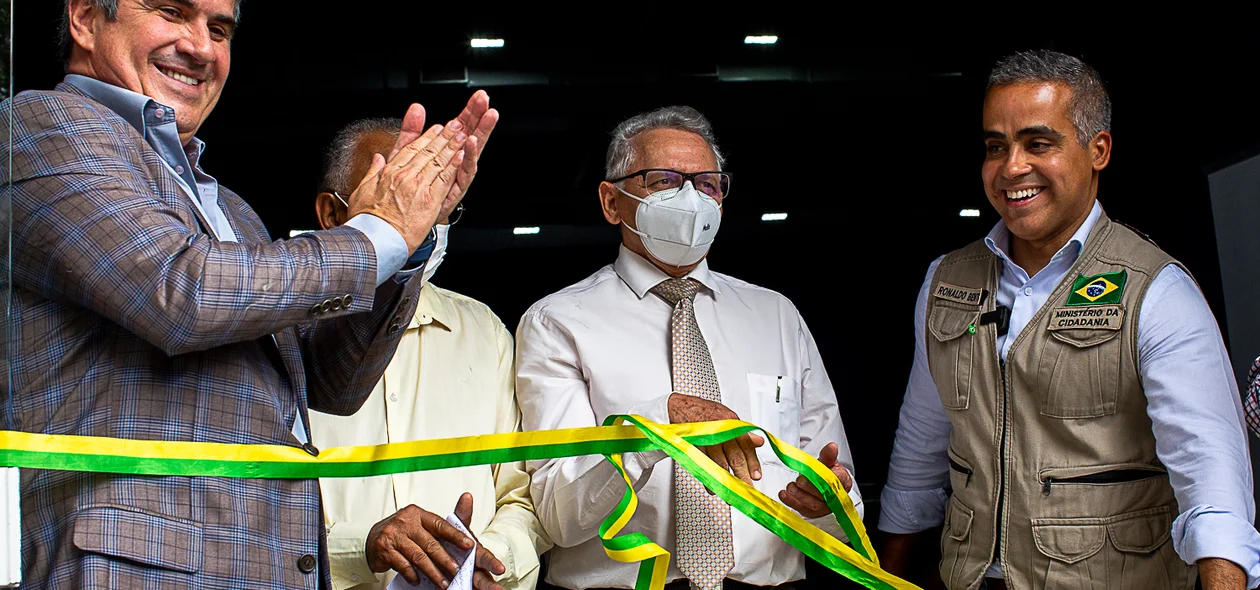 Ministros Ciro Nogueira e Ronaldo Bento participam da inaugurção do Complexo de Badminton em Teresina