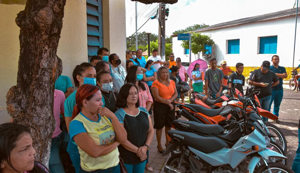 Moradores de Miguel Alves