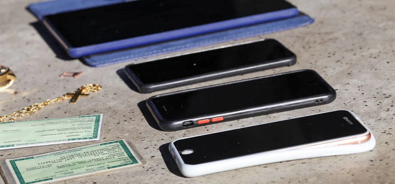 Nos celulares havia troca de mensagens entre os suspeitos dos crimes
