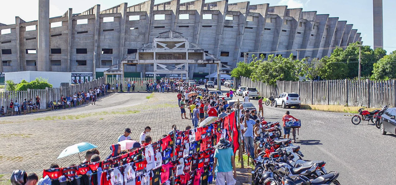 Os torcedores chegaram no início da manhã