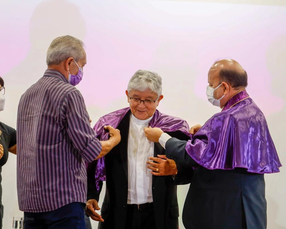 Padre Tony Batista tomando posse na APL