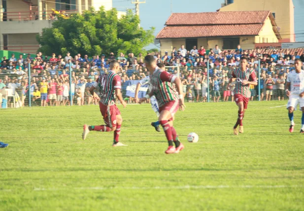 Parnahyba e Fluminense fizeram a primeira partida das finais do Piauiense