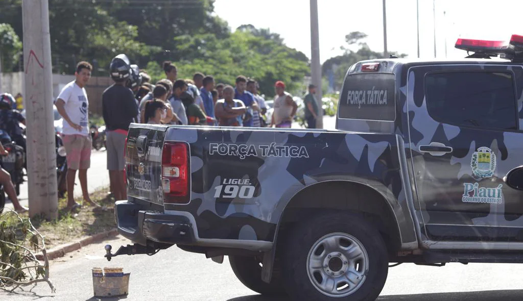 Polícia Militar fez o isolamento do local do acidente