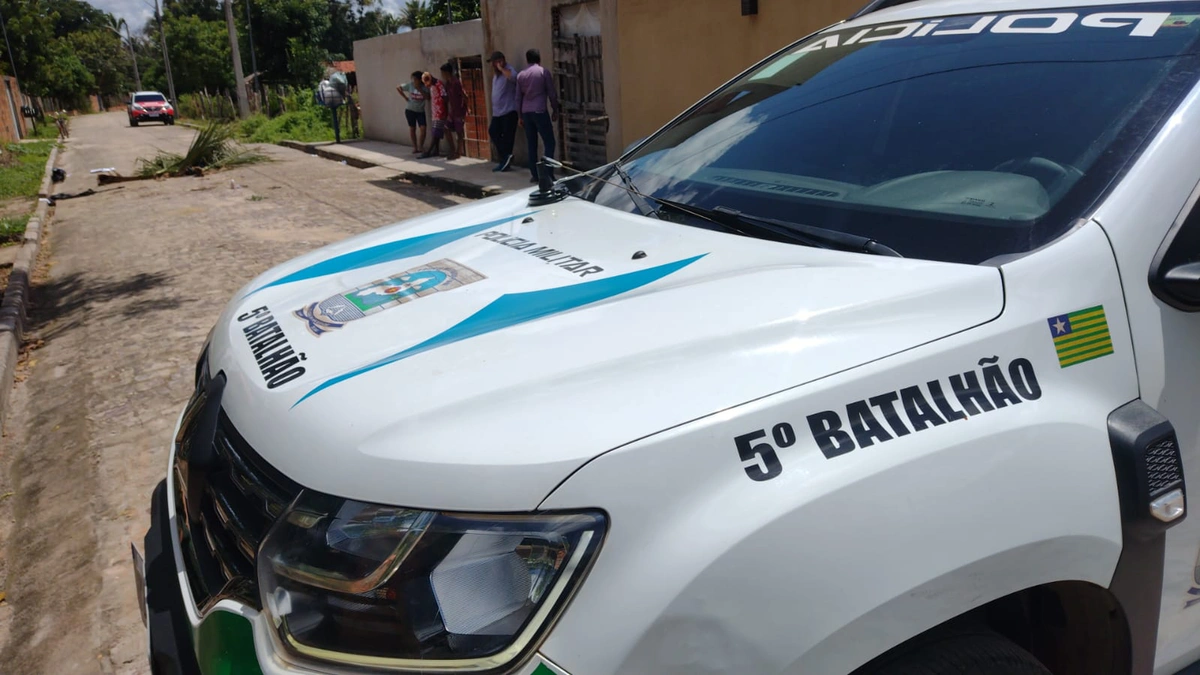 Polícia Militar no local