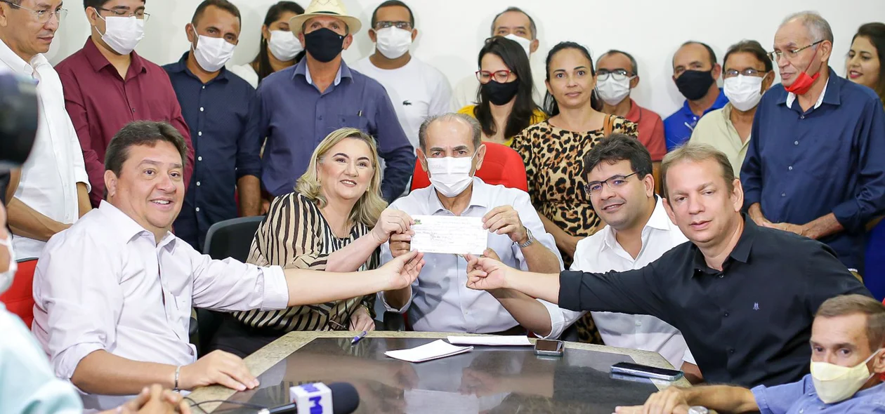Prefeita Dona Conceição assinou a ficha de filiação ao MDB