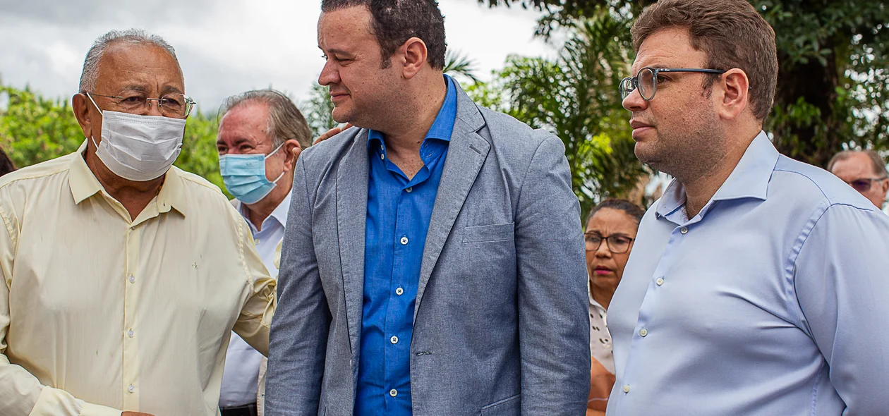 Prefeito Dr. Pessoa participa da solenidade Jornada Auxilio Brasil em Teresina