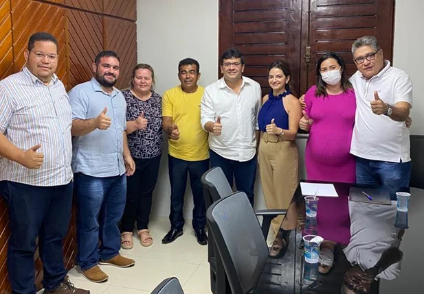 Rafael Fonteles e João Mádison em reunião com lideranças