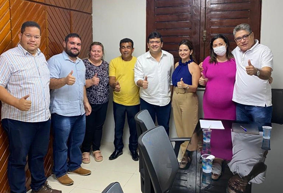 Rafael Fonteles e João Mádison em reunião com lideranças