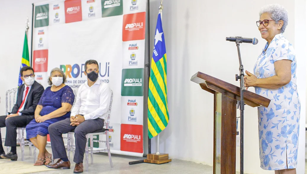 Regina Sousa inaugura novo auditório da Sasc