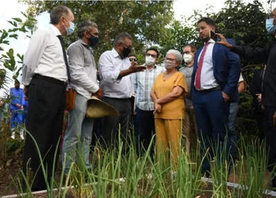 Regina Sousa visita projeto de agricultura na Penitenciária Irmão Guido