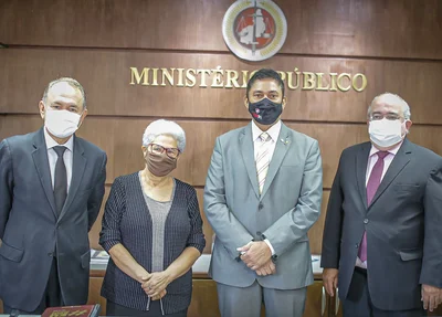 Regina Sousa visita sede do Ministéri9o Público do Estado