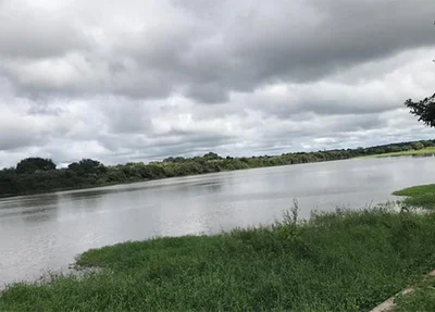 Rio Marataoan em Barras
