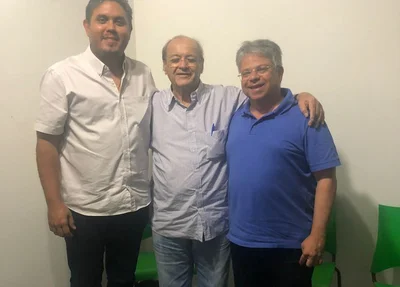 Sílvio Mendes ao lado de Zé Fernando e o deputado Gustavo Neiva