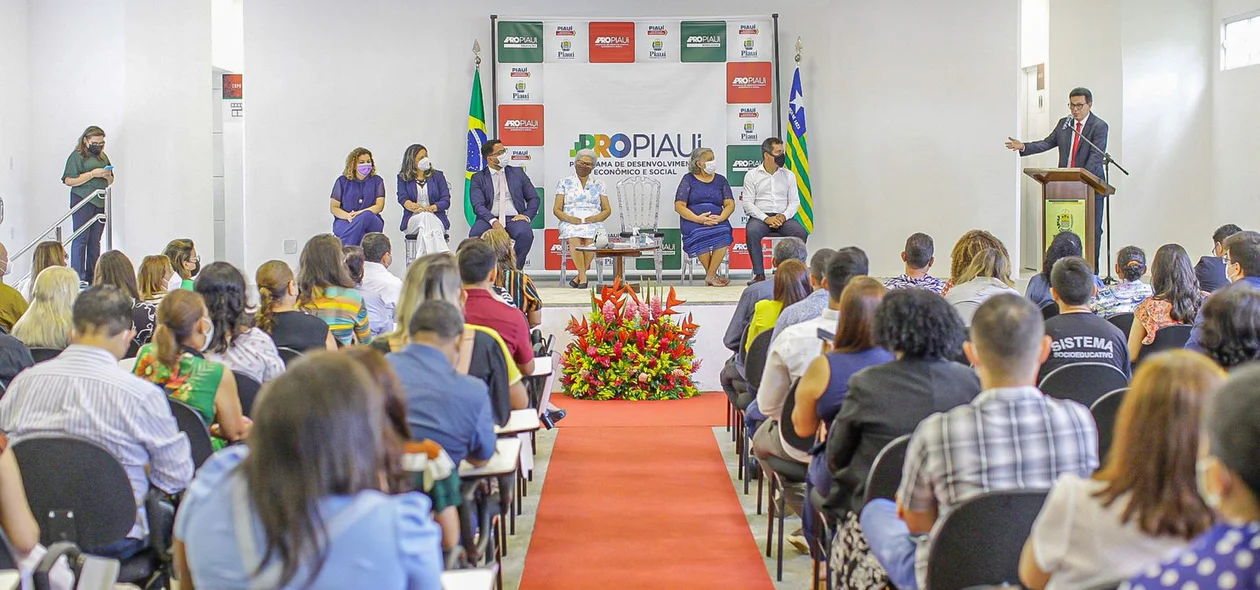 Solenidade no auditório da Sasc