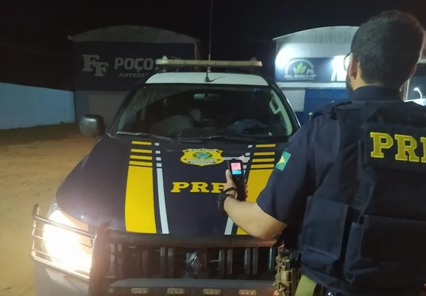 Teste de alcoolemia realizado pela PRF em Bom Jesus